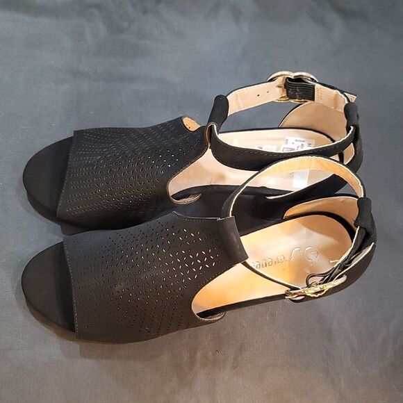 BRAND NEW FOREVER T-STRAP BLOCK-HEEL OPEN TOE BOOTIE - Picture 8 of 15